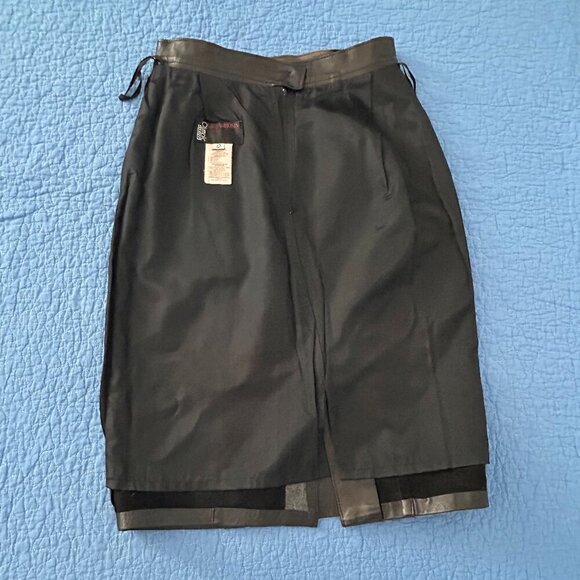 Vintage Liz Harbosin Olympic Leather Black Pencil Skirt Size 12 | Made in Canada - Picture 4 of 7